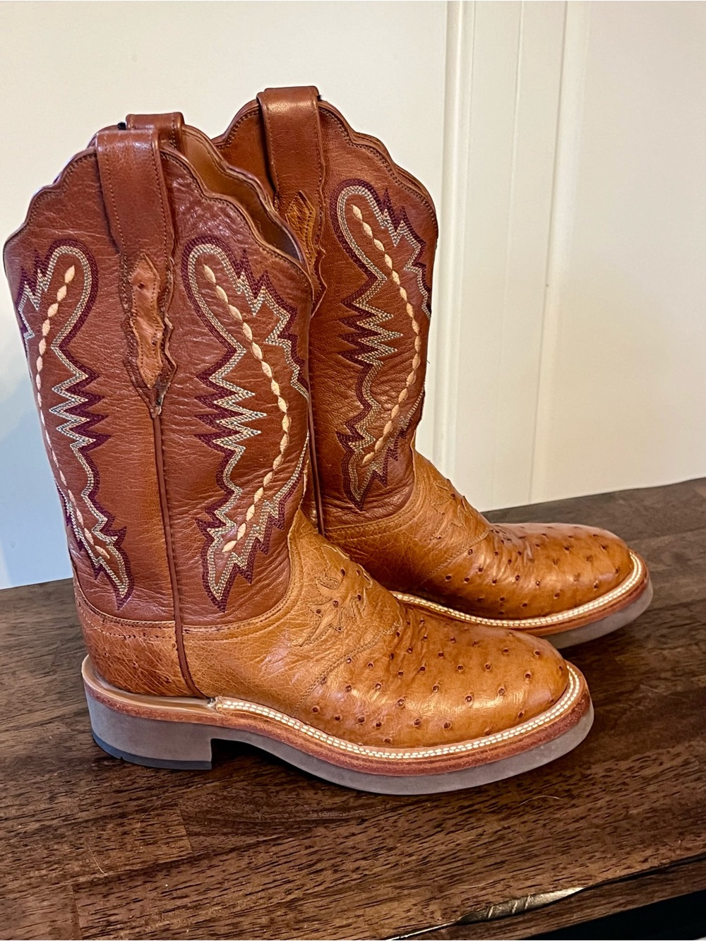 Lucchese Full Quill Ostrich Women’s boots size 6B. Pristine!
